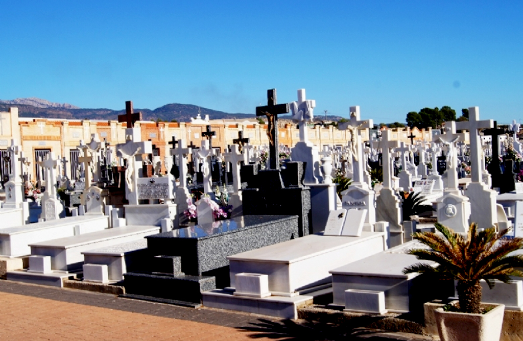 El cementerio municipal contar con 120 nuevos nichos y 24 fosas 